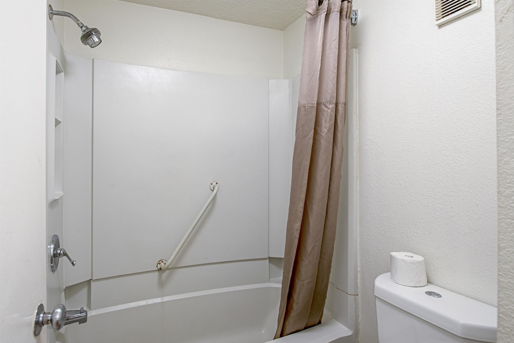 Budget Inn Norfolk VA Oceanview - photo 17