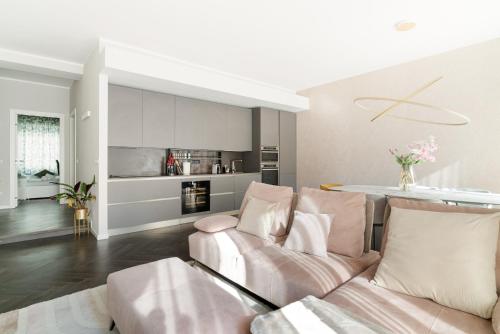 Cadorna Rasori Ampio Trilocale di Design — 4-Star Luxury Hotel in Milan, Italy