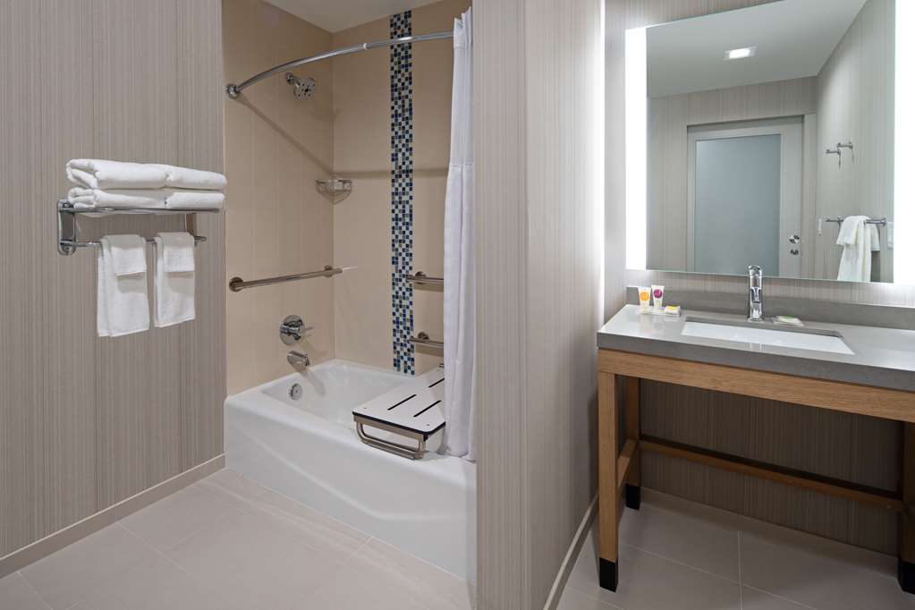 Hyatt Place Bakersfield - photo 23