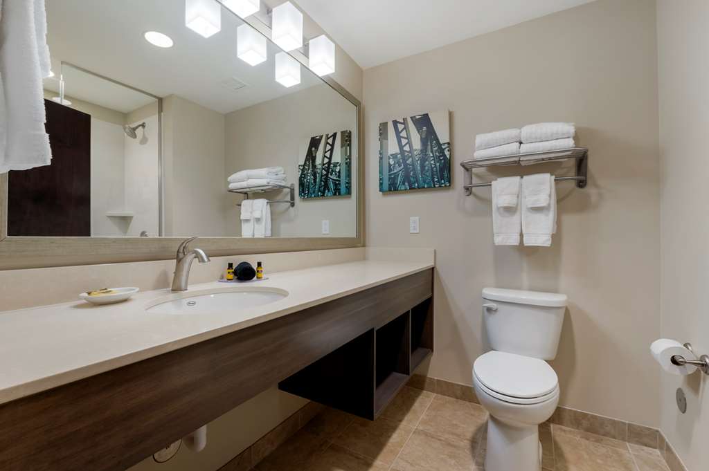 Best Western Plus Centralia Hotel & Suites - photo 24
