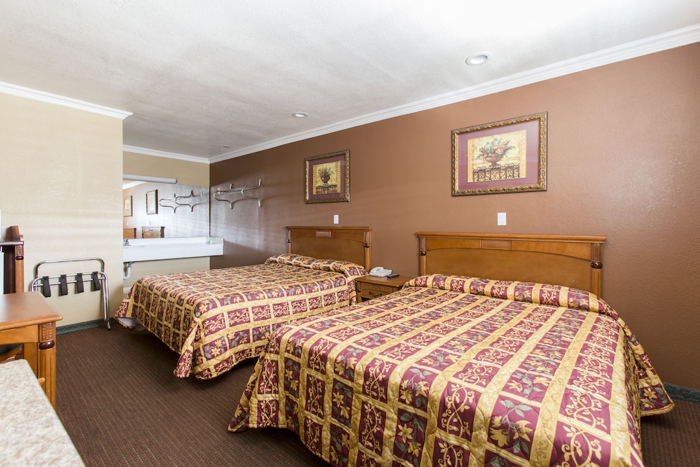 Beverly Inn - photo 7