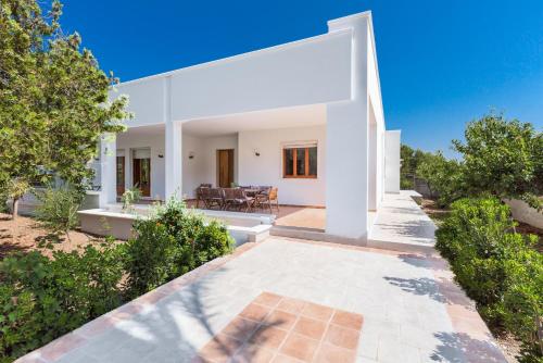 Escape to Apulia by BarbarHouse in Pulsano, Italy