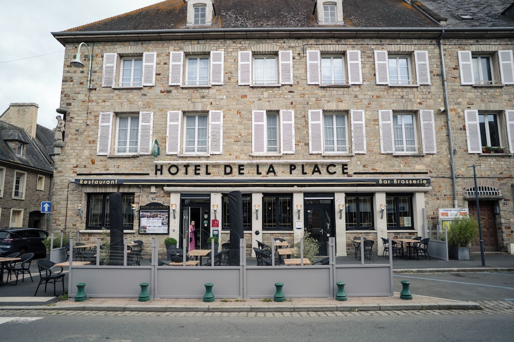 Hotel De La Place — Flers