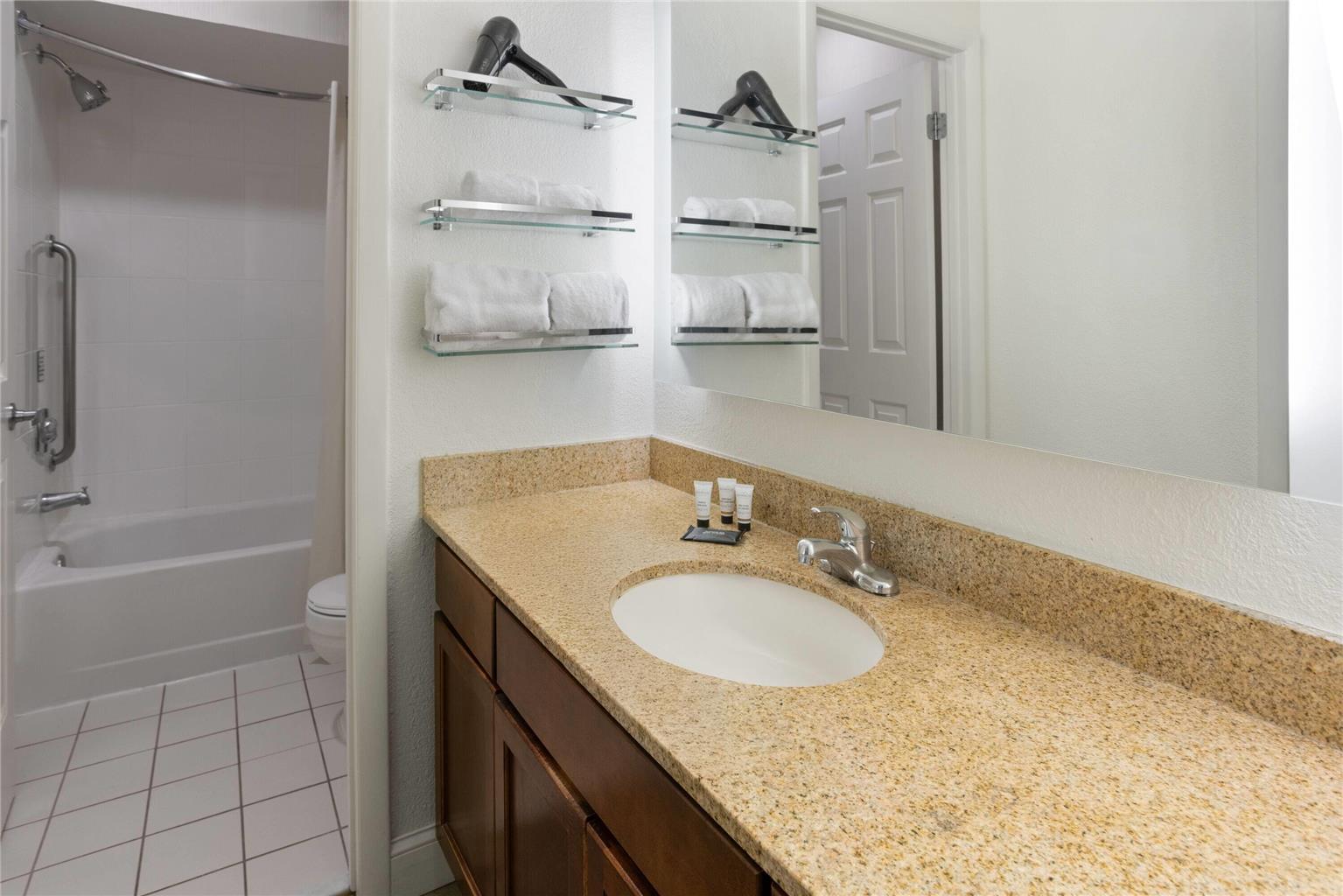 Hawthorn Suites by Wyndham Vienna Tysons Corner - photo 31