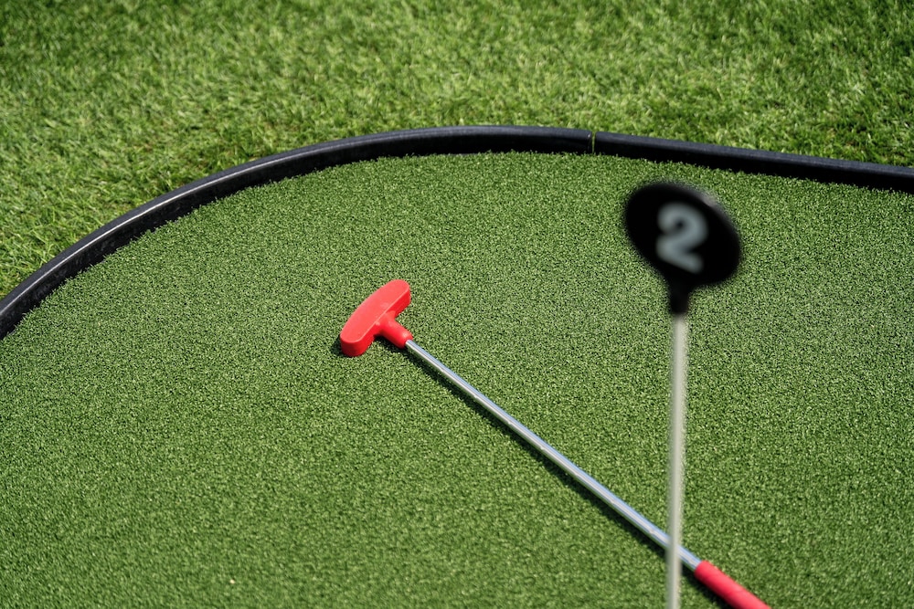 Mini-golf