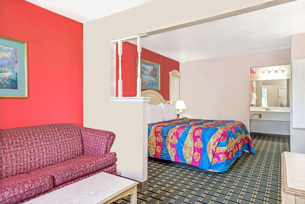 Days Inn & Suites by Wyndham Osceola AR - photo 11