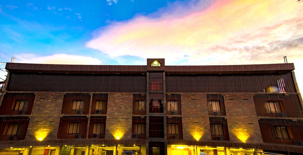 Hotel S R Castle — hotel in Port Blair