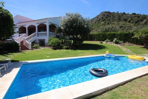 Tess Villa Fleury — 4-Star Luxury Hotel in Churriana De La Vega, Spain