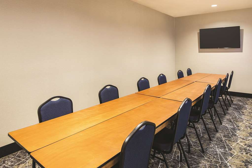 La Quinta Inn & Suites by Wyndham Atlanta South McDonough - photo 24