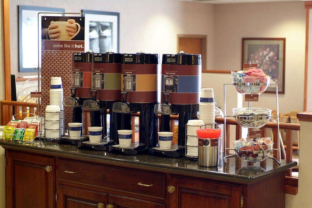 Hampton Inn Altoona - photo 30