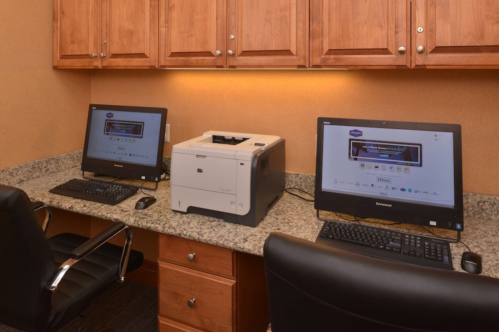 Hampton Inn & Suites Bakersfield North Airport - photo 30