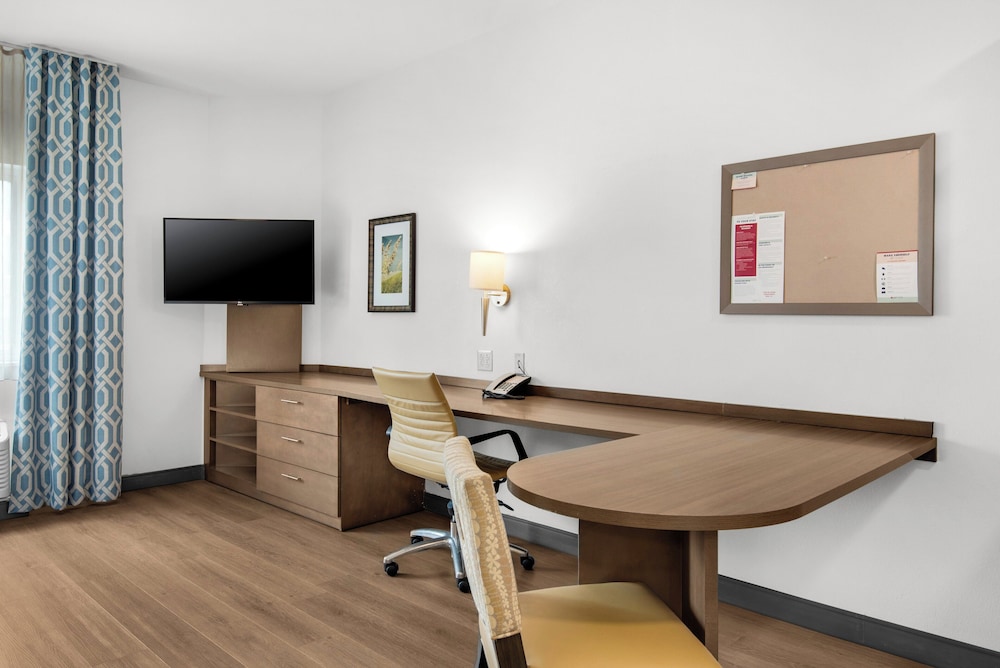Candlewood Suites Pensacola University Area by IHG - photo 31