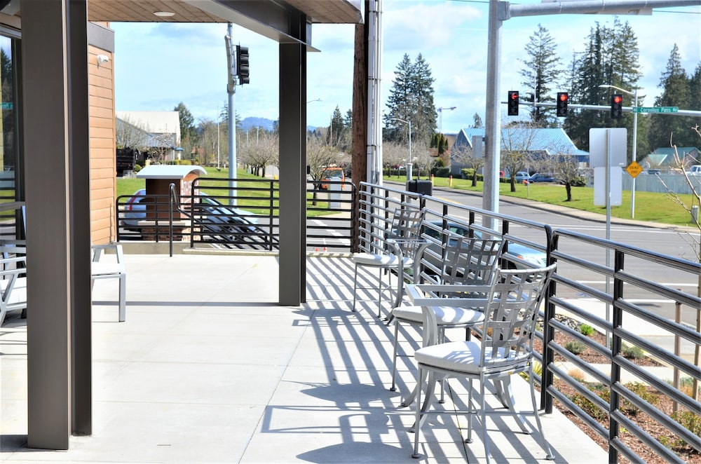 Staybridge Suites Hillsboro Orenco Station by IHG - photo 76