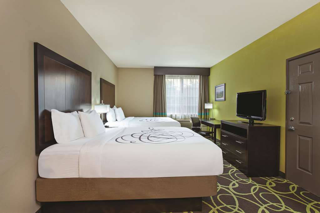 La Quinta Inn & Suites by Wyndham Los Banos - photo 16