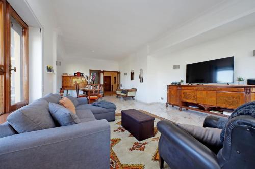 Anastasio Spacious Apartment — 4-Star Luxury Hotel in Rome, Italy