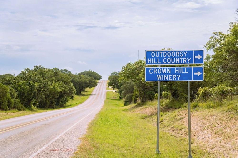 Outdoorsy Hill Country - photo 64