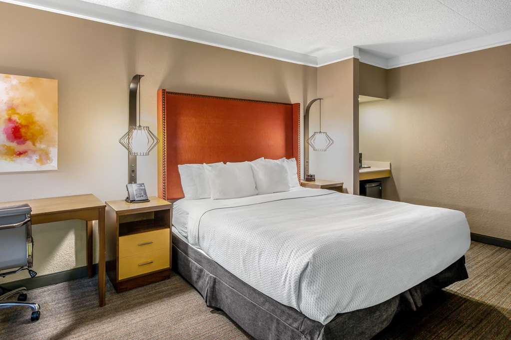 La Quinta Inn & Suites by Wyndham San Francisco Airport N - photo 14