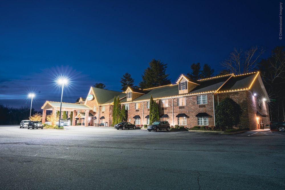 Mountain Inn & Suites - photo 21