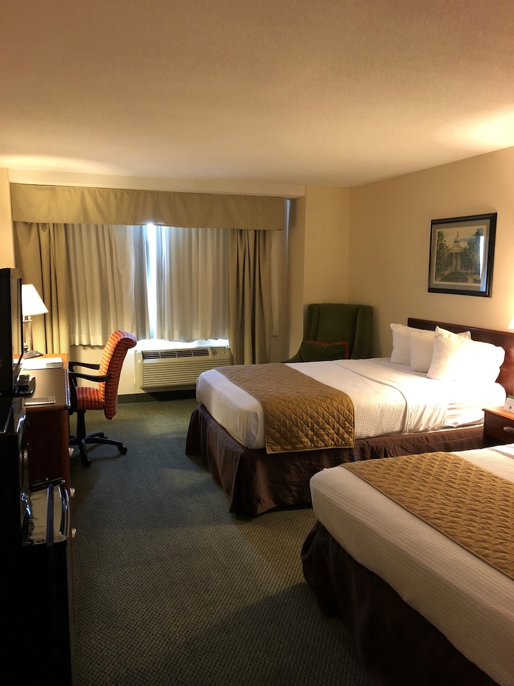 Capital Plaza Hotel - photo 15