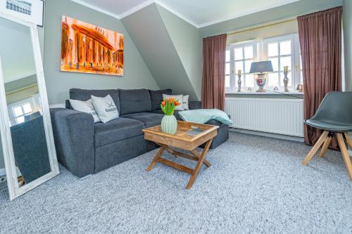 Gemütliche Wohnung unter Reet mit Pool und Sauna in Keitum — 4-Star Luxury Hotel in Keitum, Germany