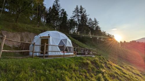 EdenCamp glamping - carbon neutral hotel in Onore