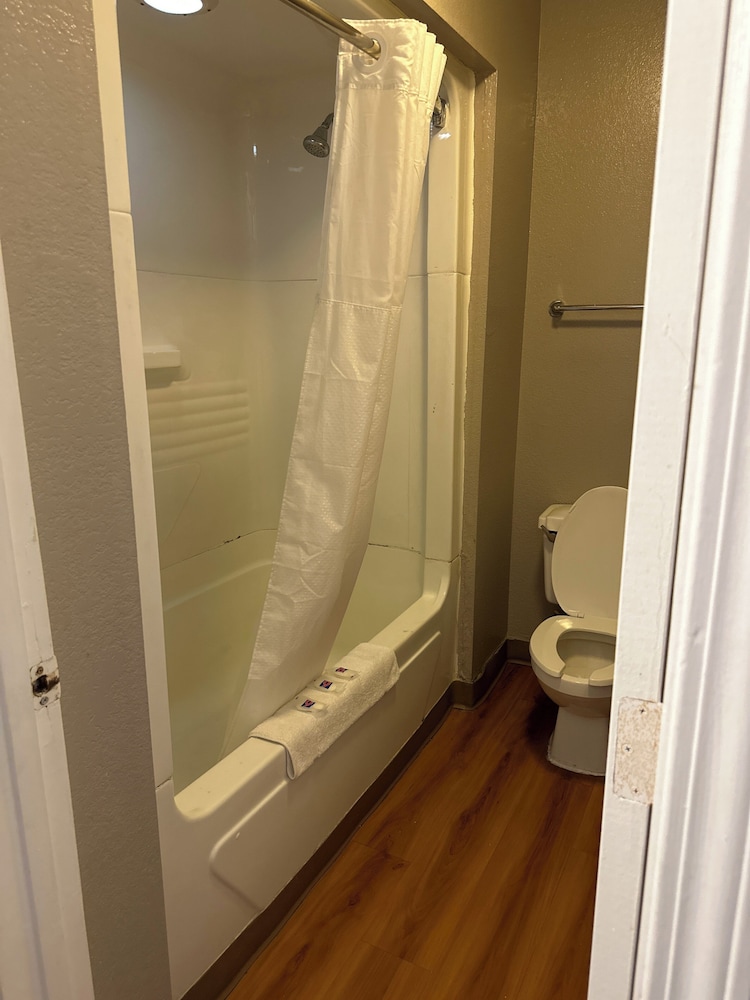 Motel 6 Gulfport - photo 35