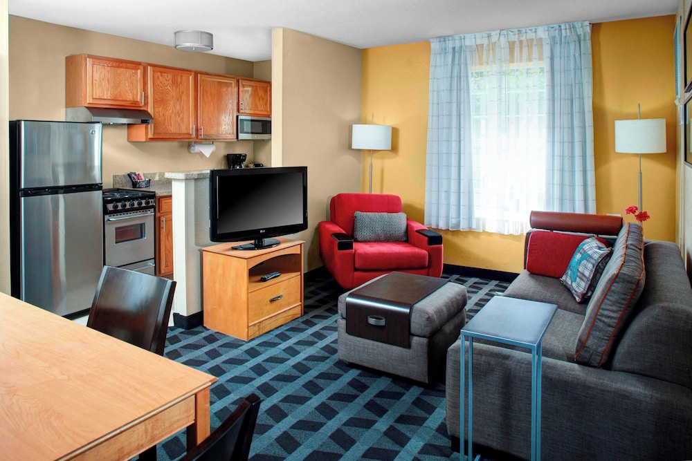 TownePlace Suites by Marriott Fresno - photo 3