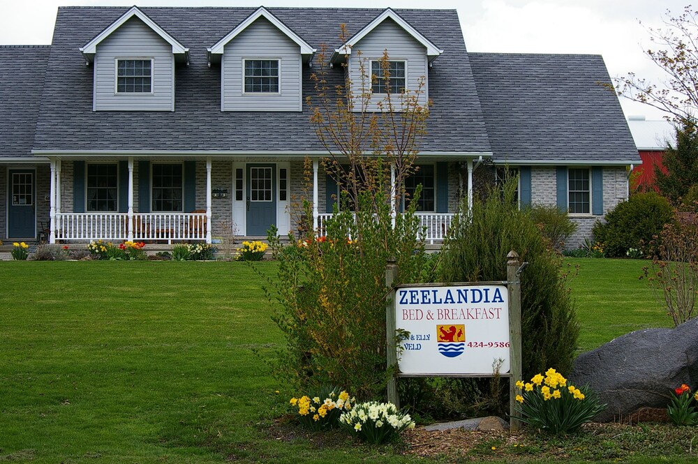 Zeelandia Bed & Breakfast — 4-Star Luxury Hotel in Woodstock, Canada