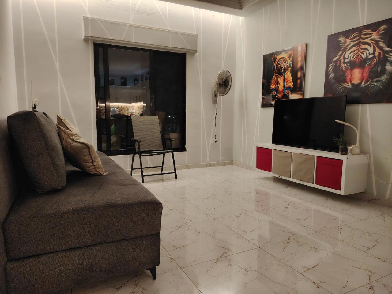 Abu Alzoz Home سكن مشترك — 4-Star Luxury Hotel in Amman, Jordan