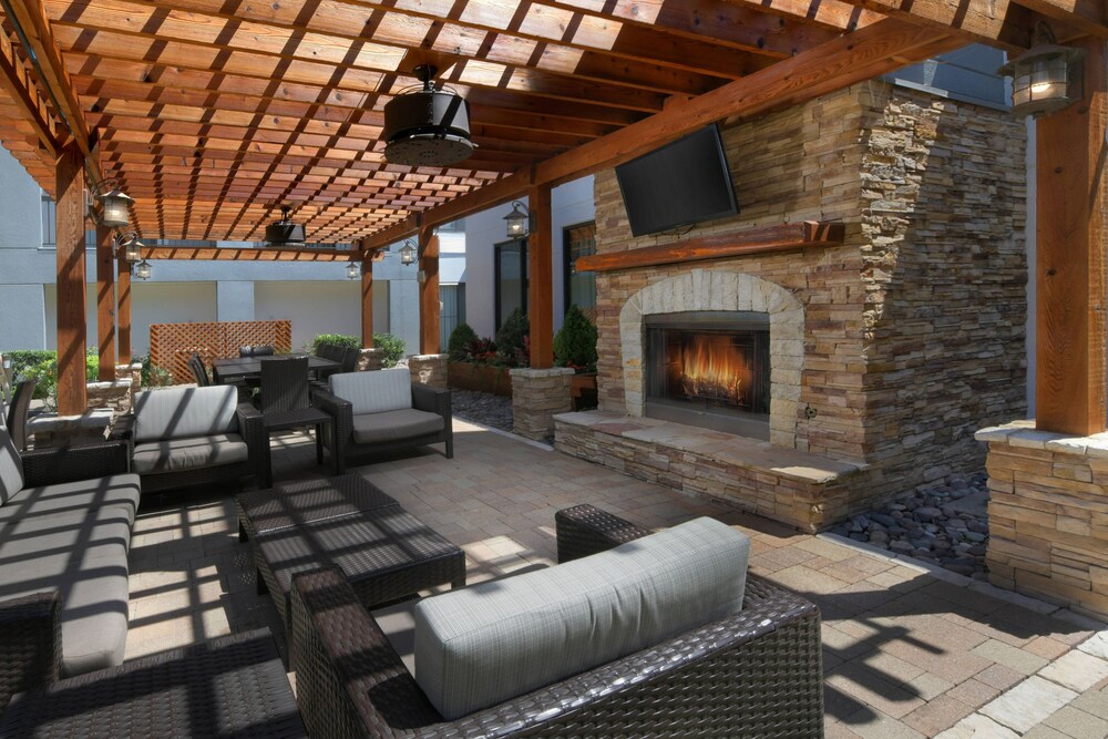 Courtyard By Marriott Dallas DFW Airport North Irving - photo 15