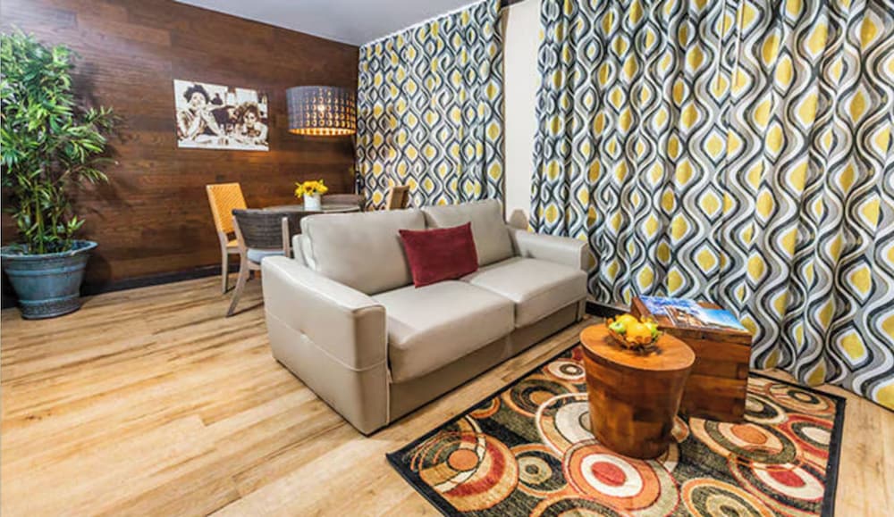 The Shoreline Suites - photo 32