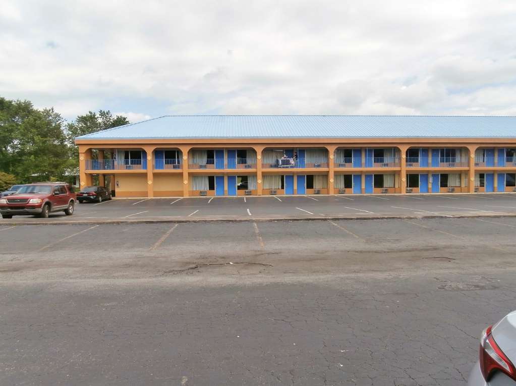Country Hearth Inn & Suites Cartersville - photo 6