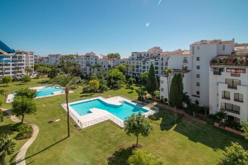 Excellent Banus With Pool And Parking Rdr473 — Marbella