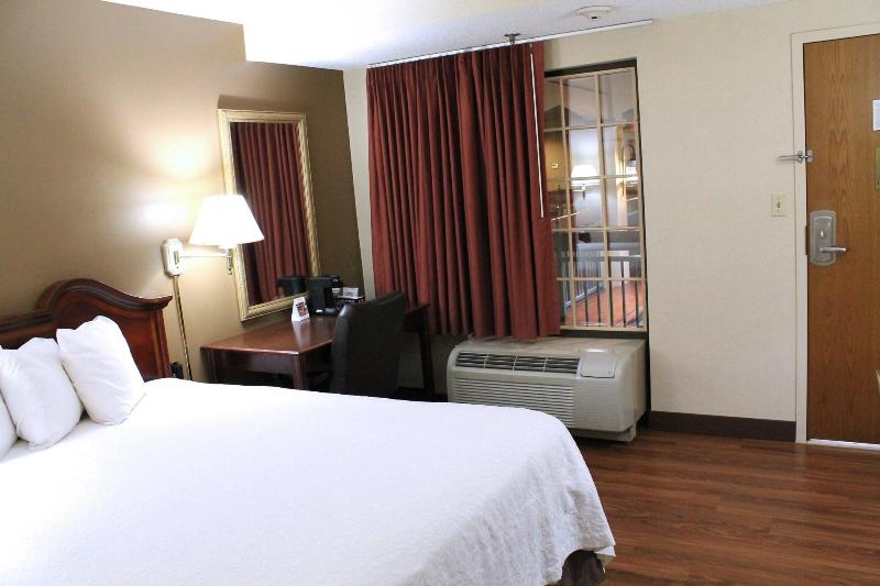 Auburn Place Hotel And Suites - photo 9