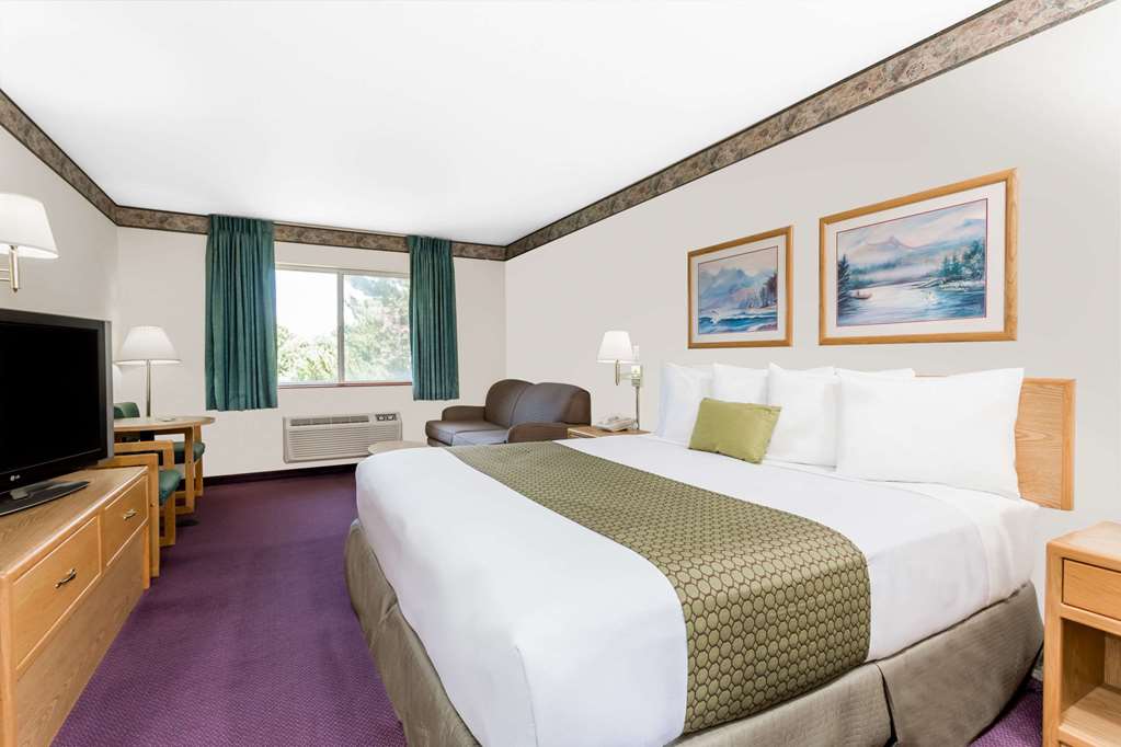 Days Inn by Wyndham Ocean Shores - photo 13