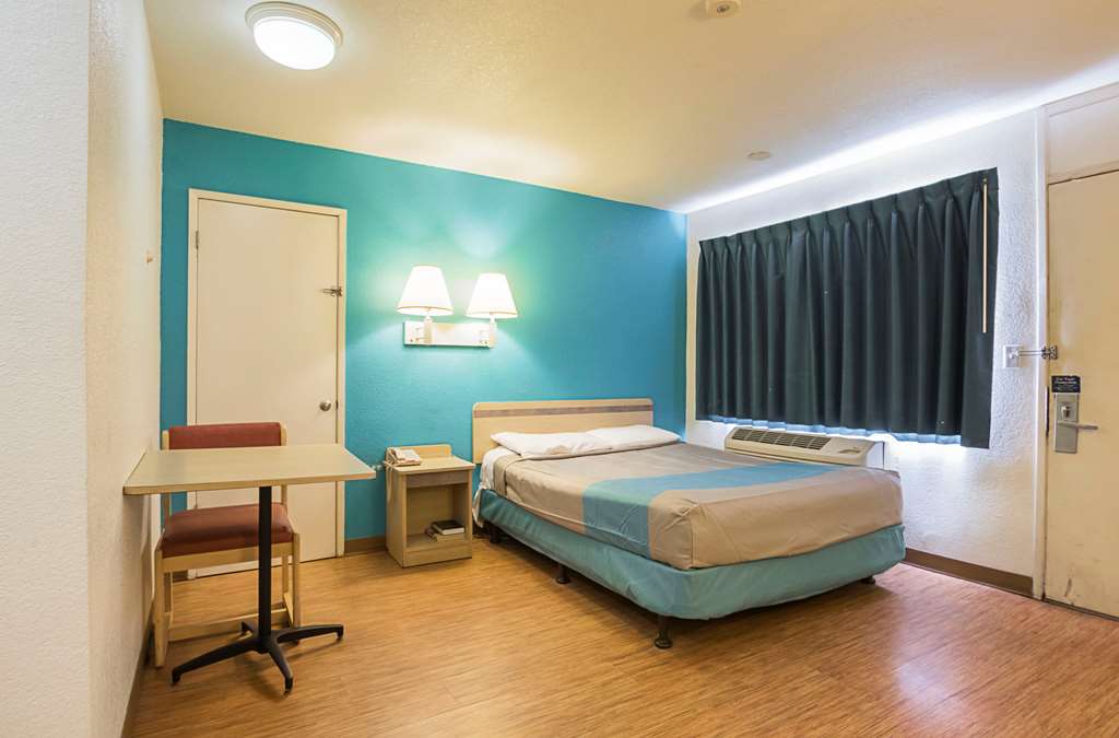 Motel 6 Rochester MN - photo 11