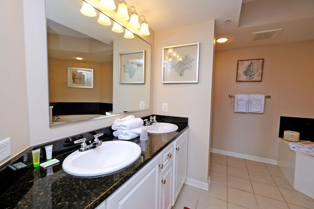 Barefoot Resort & Yacht Club - photo 81