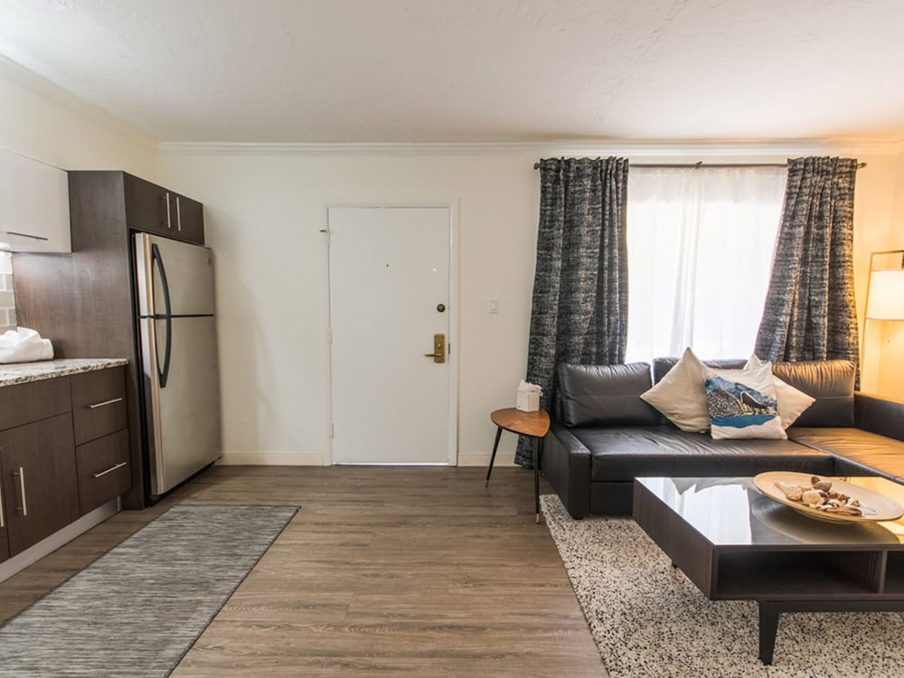 Hibiscus Suites Gateway to Siesta Key - photo 4