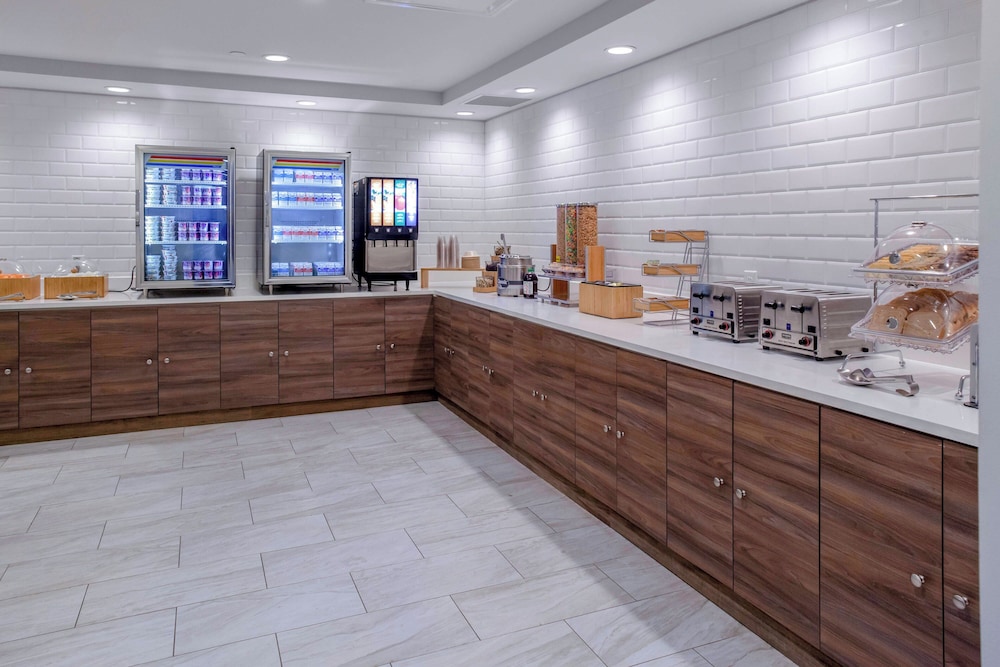 TownePlace Suites by Marriott Dallas Downtown - photo 21