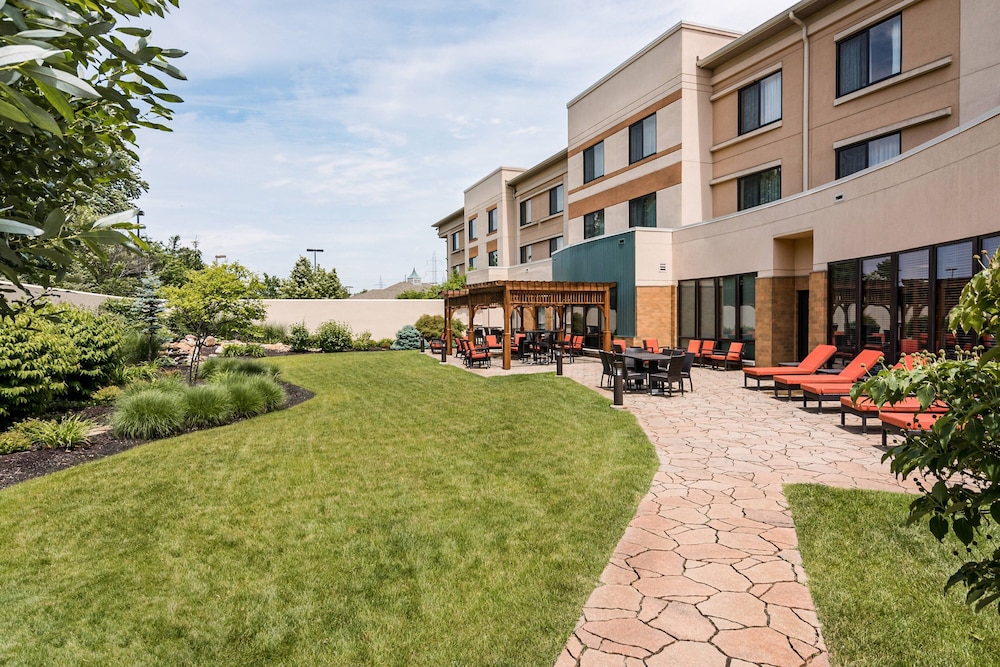 Courtyard Marriott Lafayette - photo 2