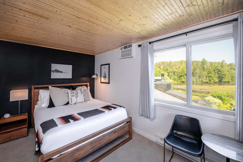 Placid Bay Hotel - photo 10