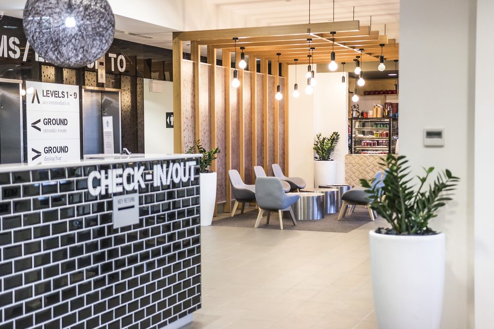 Abode Woden - carbon neutral hotel in Phillip