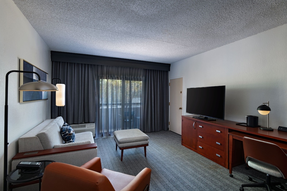 Courtyard by Marriott Dallas Plano Parkway at Preston Road - photo 15