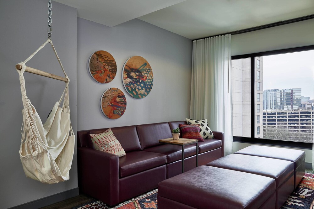 Moxy Atlanta Midtown - photo 23