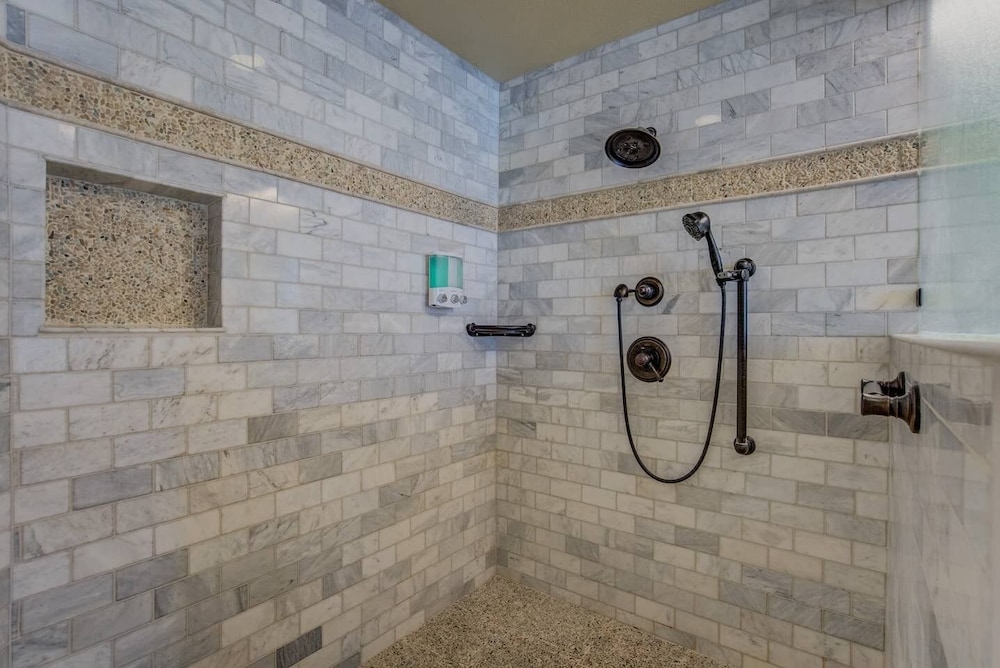 5BR Mnt Viewsdowntown Luxuryfirepit & RV Parking - photo 39