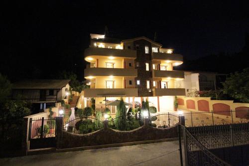 Villa Jupok — 4-Star Luxury Hotel in Bar, Montenegro