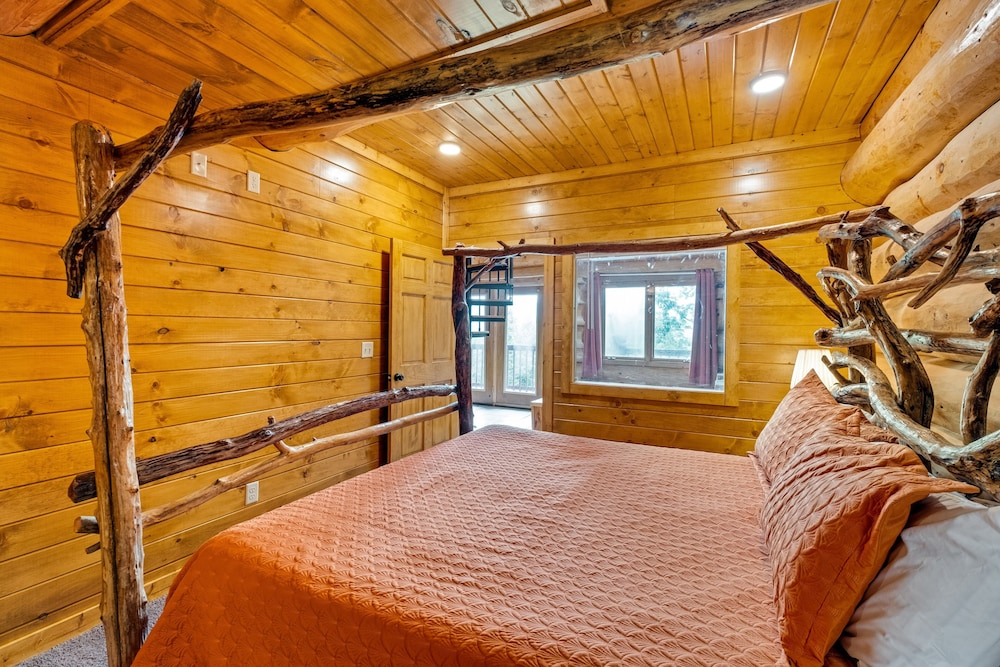 Star Views Secluded W mountain Views 2 Bedroom Cabin by Heavenly Views Resort - photo 2