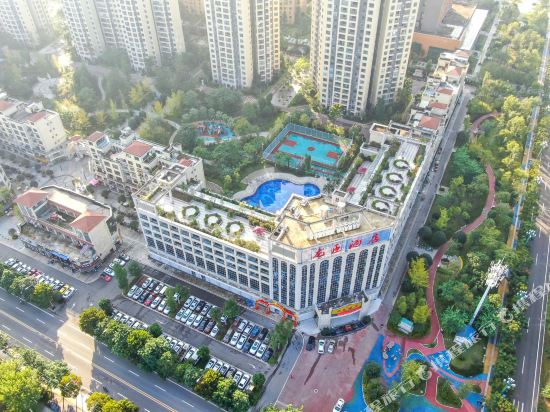Longchen Hotel - carbon neutral hotel in Yibin