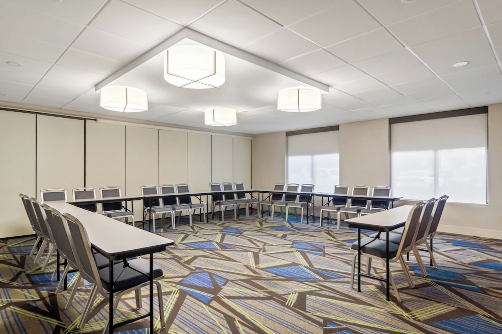 Holiday Inn Express & Suites Jacksonville SE Med Ctr Area by IHG - photo 51
