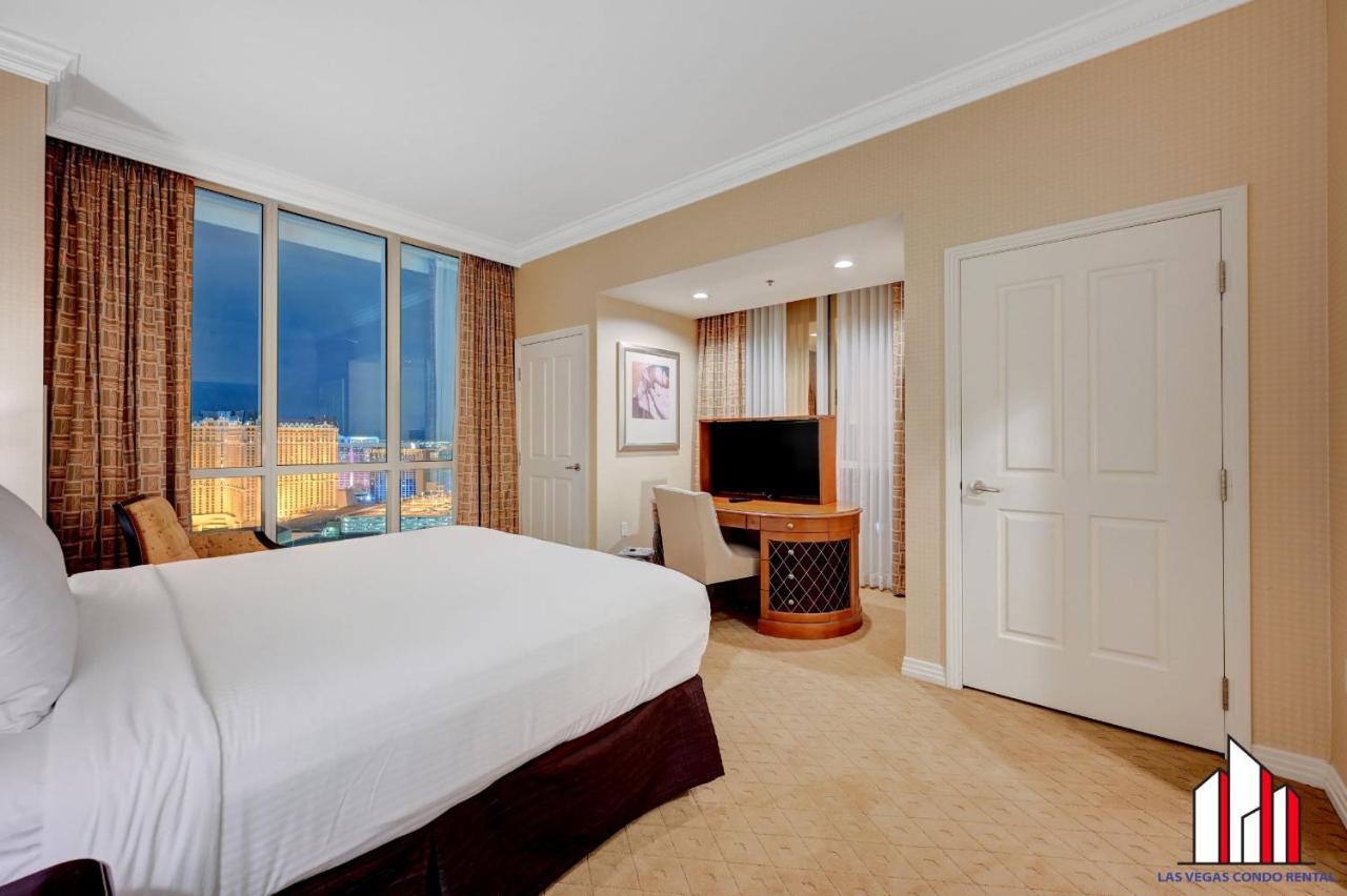 MGM Signature 29 821 1Br2Ba F1 Strip View Balcony